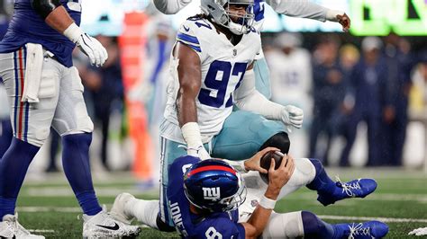 Giants fall flat against Cowboys after entering the season with high expectations
